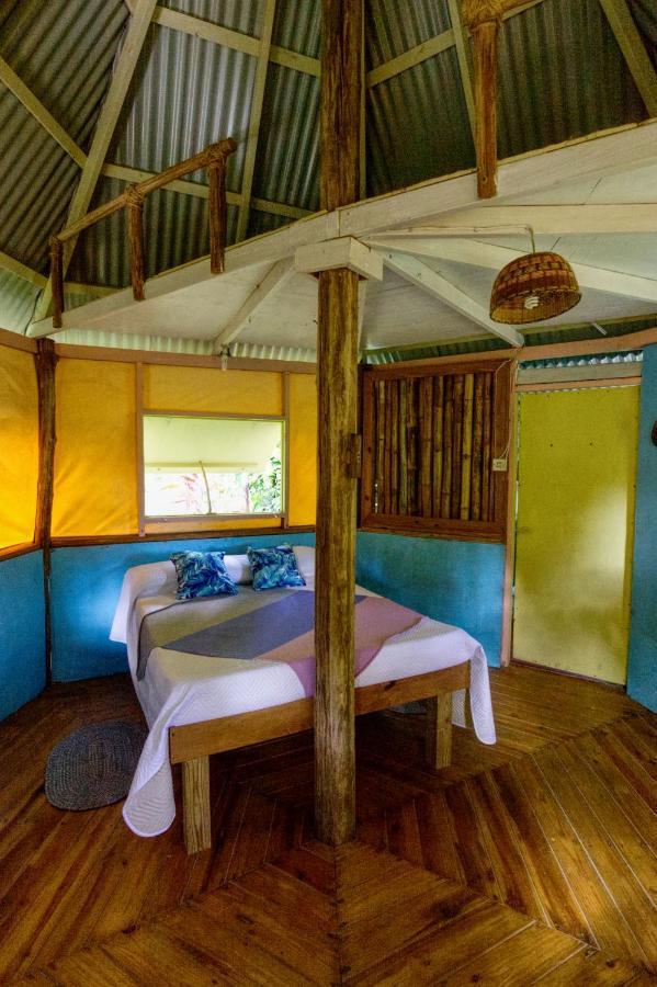 Roots Jungle Retreat Villa Marigot Luaran gambar