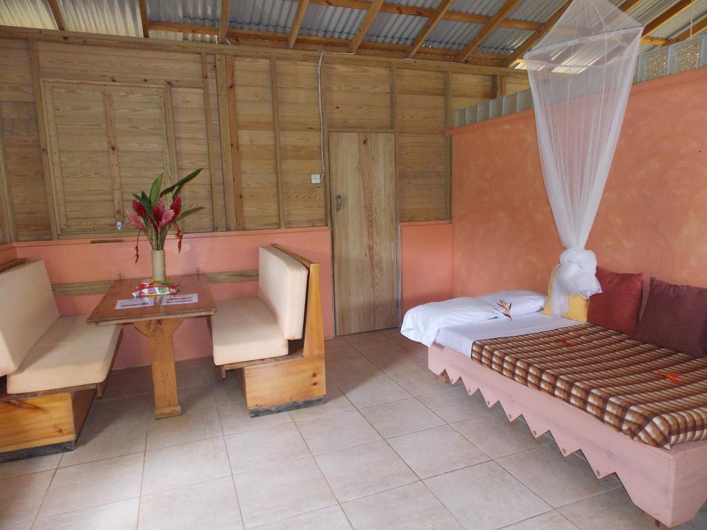 Roots Jungle Retreat Villa Marigot Luaran gambar