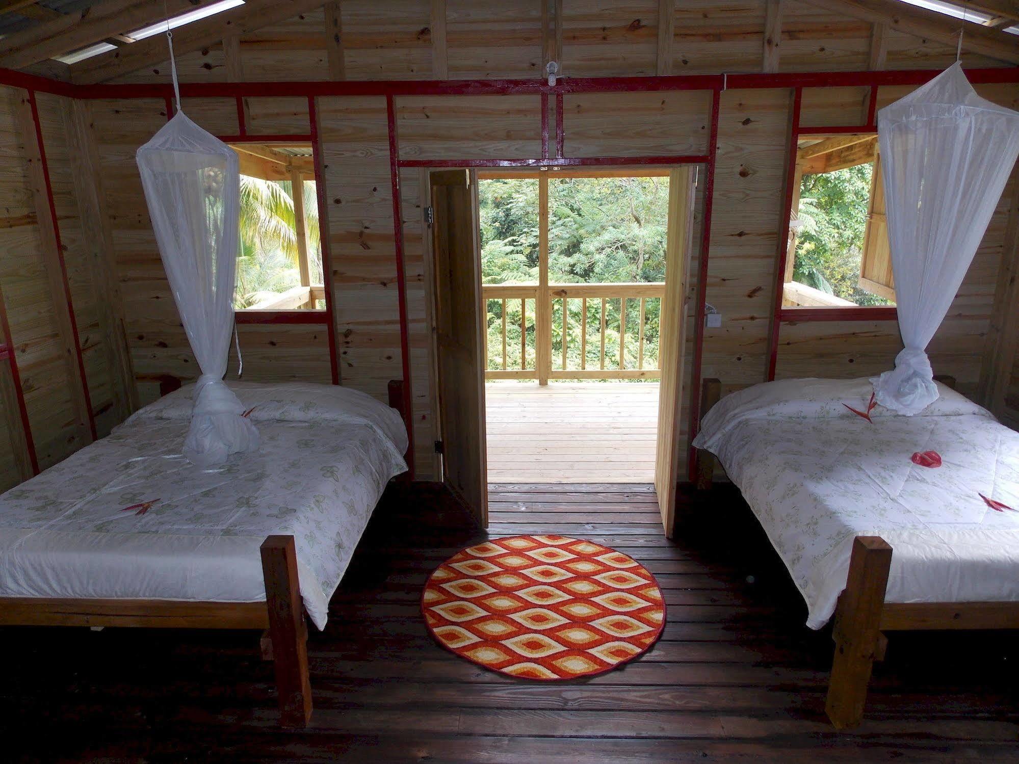 Roots Jungle Retreat Villa Marigot Luaran gambar